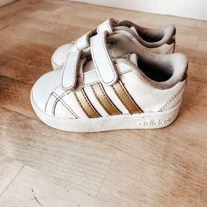 Adidas Sneakers Sz 5t